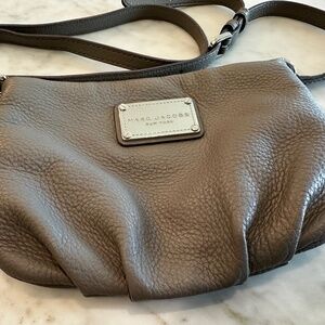 Marc Jacobs gray pebble leather crossbody small purse
